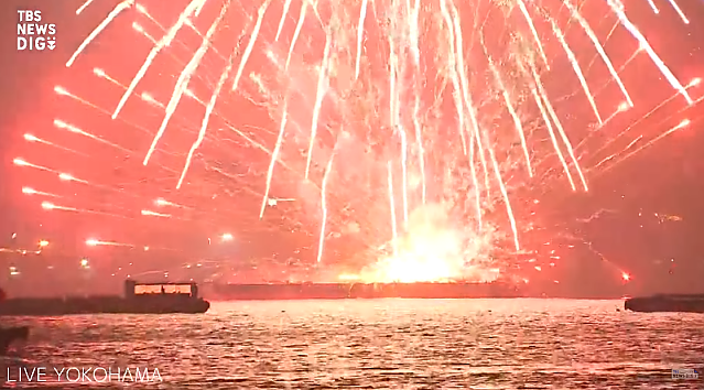 요코하마 미나토미라이 불꽃놀이중 화재발생